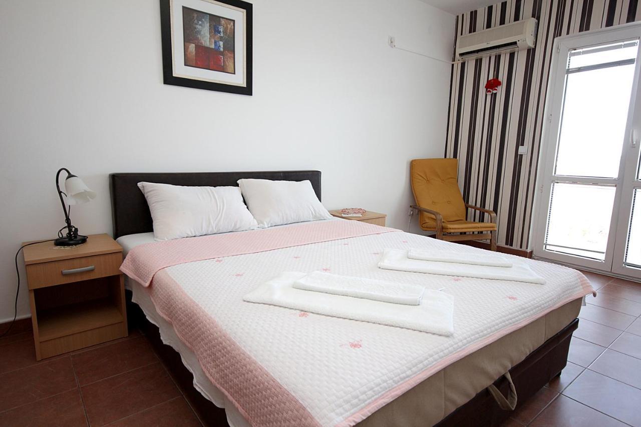 Guest House Perovic Sutomore Bagian luar foto