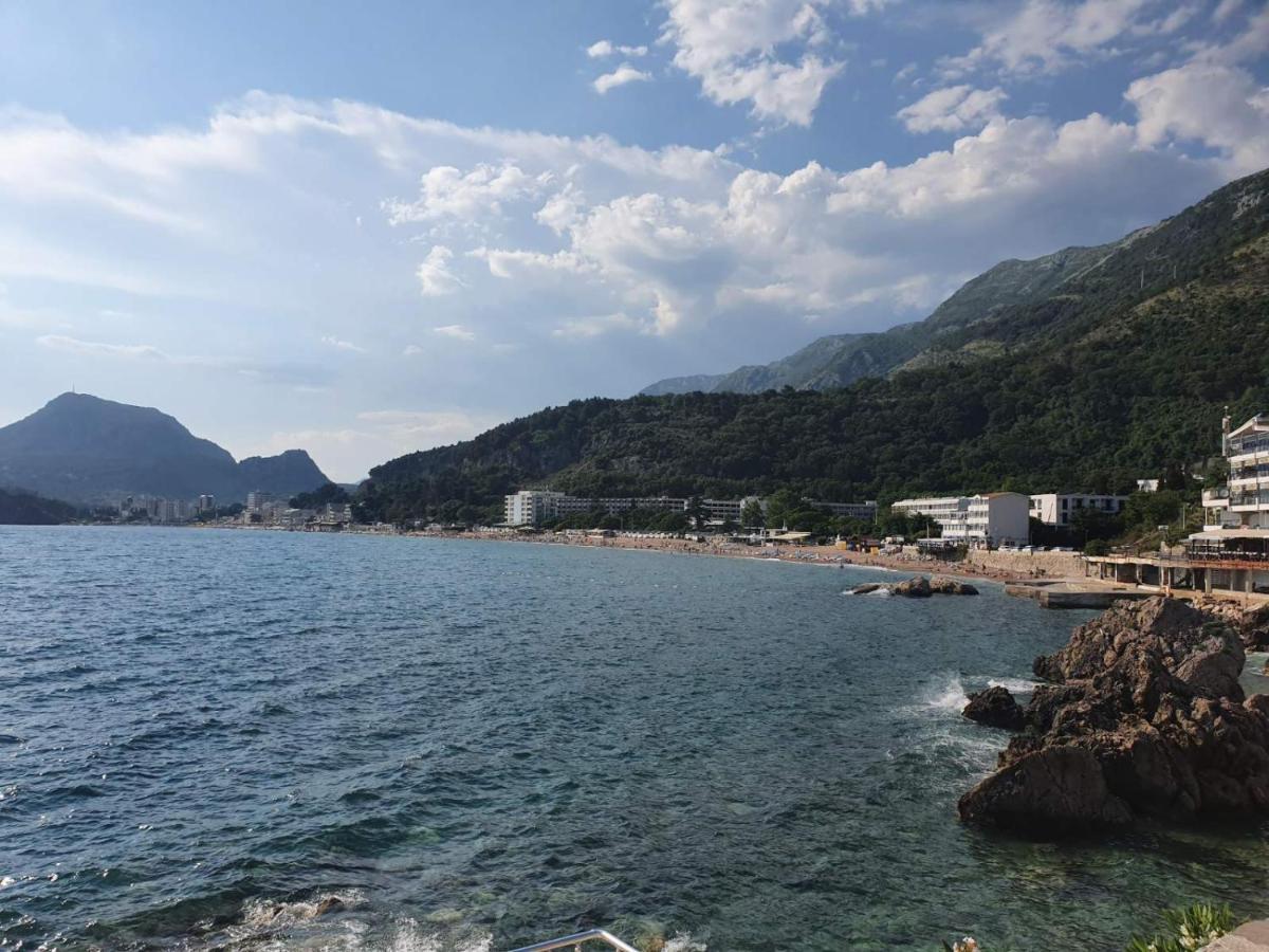 Guest House Perovic Sutomore Bagian luar foto