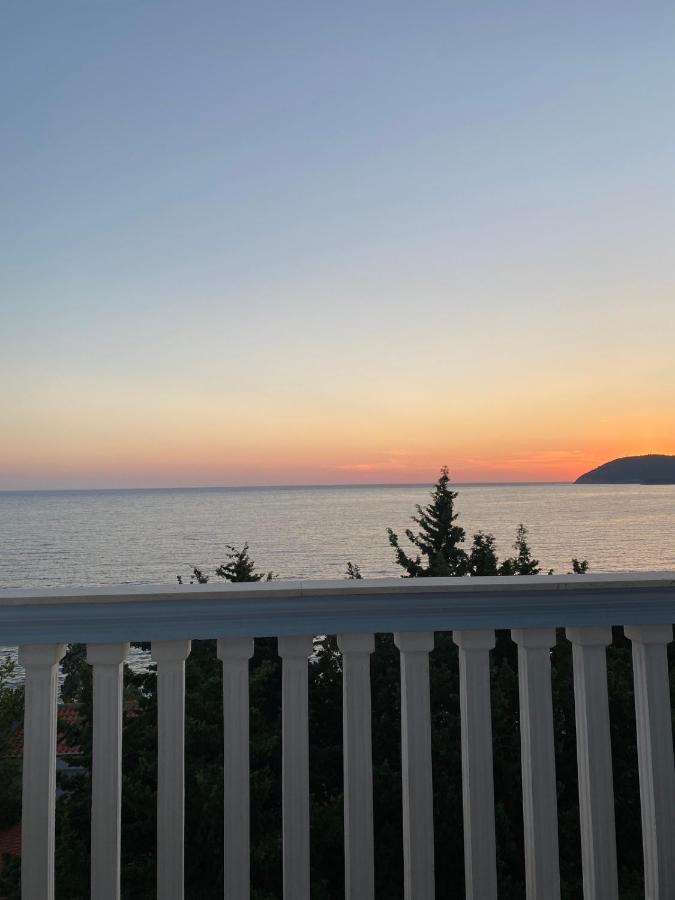 Guest House Perovic Sutomore Bagian luar foto
