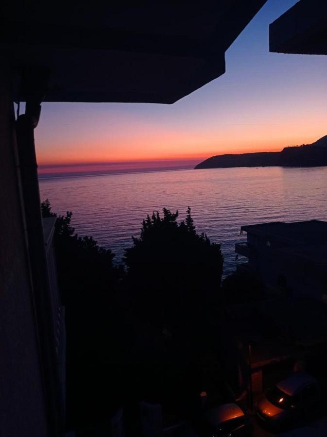 Guest House Perovic Sutomore Bagian luar foto