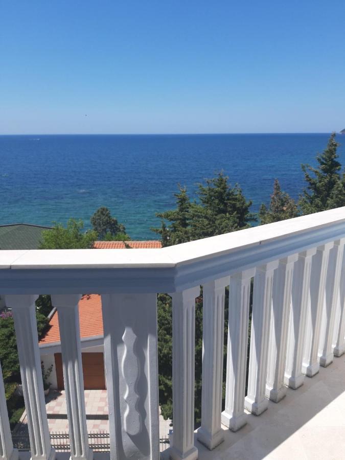 Guest House Perovic Sutomore Bagian luar foto