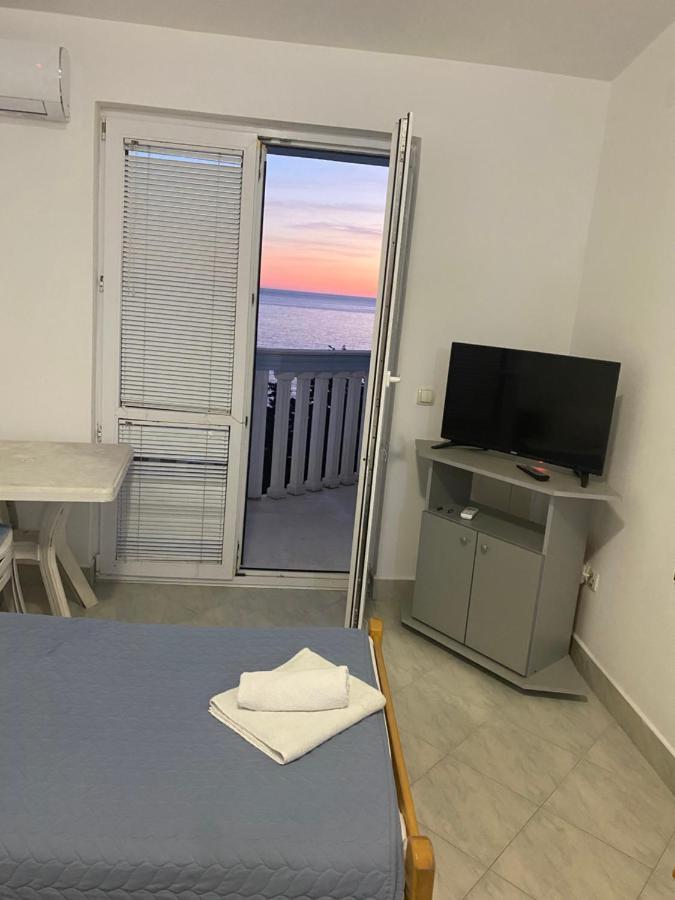 Guest House Perovic Sutomore Bagian luar foto