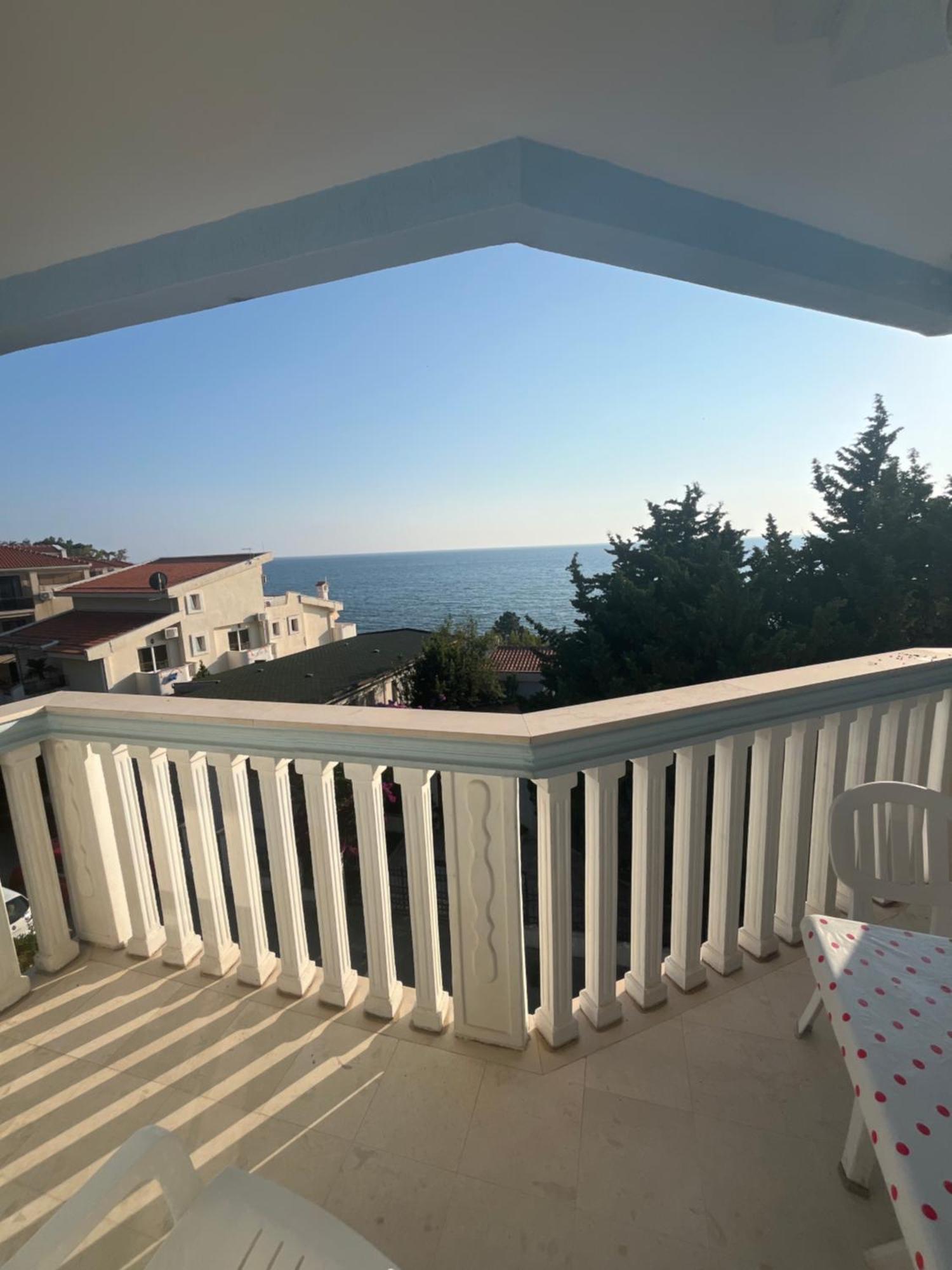 Guest House Perovic Sutomore Bagian luar foto