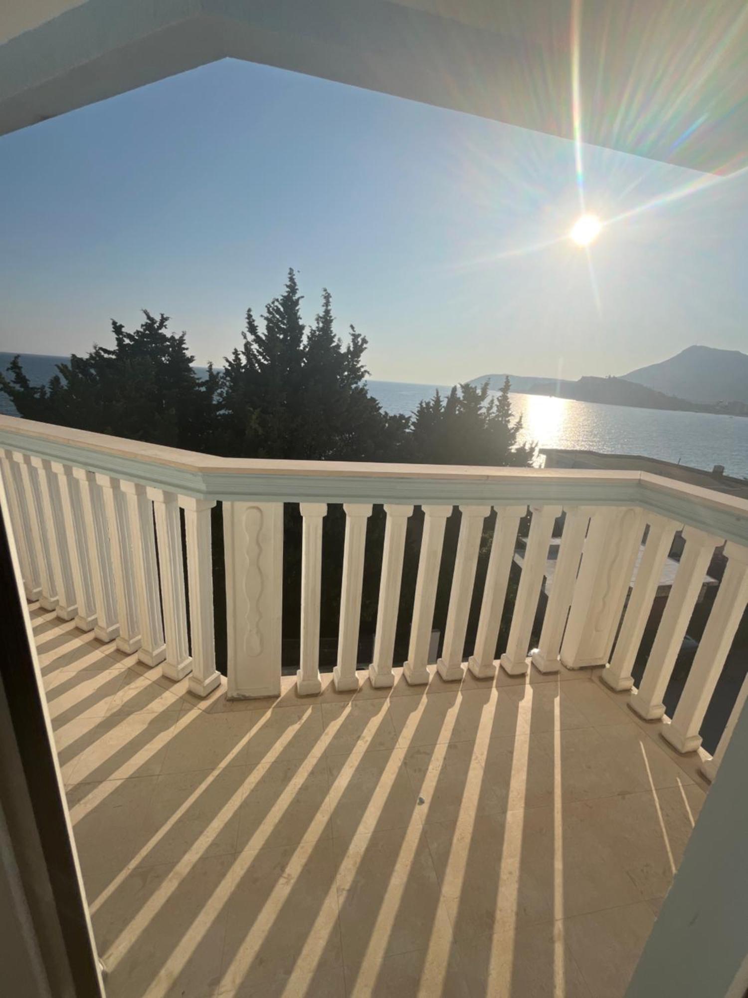 Guest House Perovic Sutomore Bagian luar foto